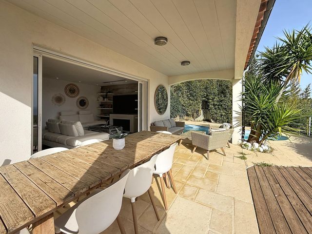 Maison &agrave; vendre - 5 pi&egrave;ces - 110 m2 - Cavalaire Sur Mer - 83 - PROVENCE-ALPES-COTE-D-AZUR