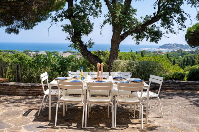 Maison &agrave; vendre - 7 pi&egrave;ces - 150 m2 - Cavalaire Sur Mer - 83 - PROVENCE-ALPES-COTE-D-AZUR