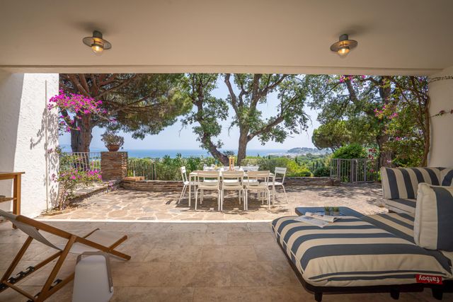 Maison &agrave; vendre - 7 pi&egrave;ces - 150 m2 - Cavalaire Sur Mer - 83 - PROVENCE-ALPES-COTE-D-AZUR