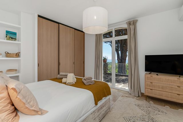 Maison &agrave; vendre - 7 pi&egrave;ces - 150 m2 - Cavalaire Sur Mer - 83 - PROVENCE-ALPES-COTE-D-AZUR