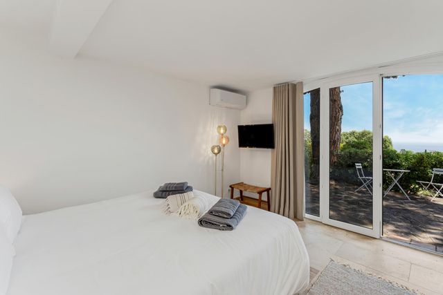 Maison &agrave; vendre - 7 pi&egrave;ces - 150 m2 - Cavalaire Sur Mer - 83 - PROVENCE-ALPES-COTE-D-AZUR