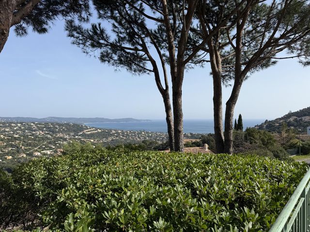 Maison &agrave; vendre - 8 pi&egrave;ces - 220 m2 - Cavalaire Sur Mer - 83 - PROVENCE-ALPES-COTE-D-AZUR