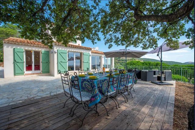 Maison &agrave; vendre - 8 pi&egrave;ces - 220 m2 - Cavalaire Sur Mer - 83 - PROVENCE-ALPES-COTE-D-AZUR