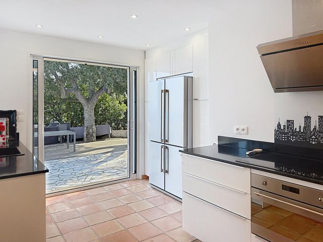 Maison &agrave; vendre - 8 pi&egrave;ces - 220 m2 - Cavalaire Sur Mer - 83 - PROVENCE-ALPES-COTE-D-AZUR