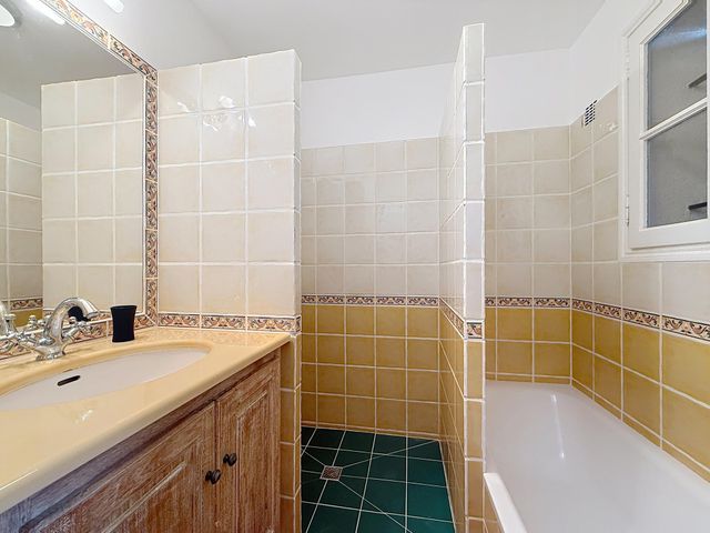 Maison &agrave; vendre - 8 pi&egrave;ces - 220 m2 - Cavalaire Sur Mer - 83 - PROVENCE-ALPES-COTE-D-AZUR