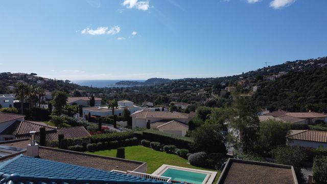 Maison &agrave; vendre - 8 pi&egrave;ces - 300 m2 - Cavalaire Sur Mer - 83 - PROVENCE-ALPES-COTE-D-AZUR