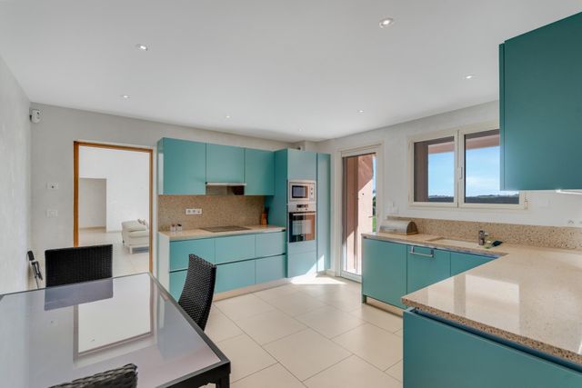 Maison &agrave; vendre - 8 pi&egrave;ces - 300 m2 - Cavalaire Sur Mer - 83 - PROVENCE-ALPES-COTE-D-AZUR