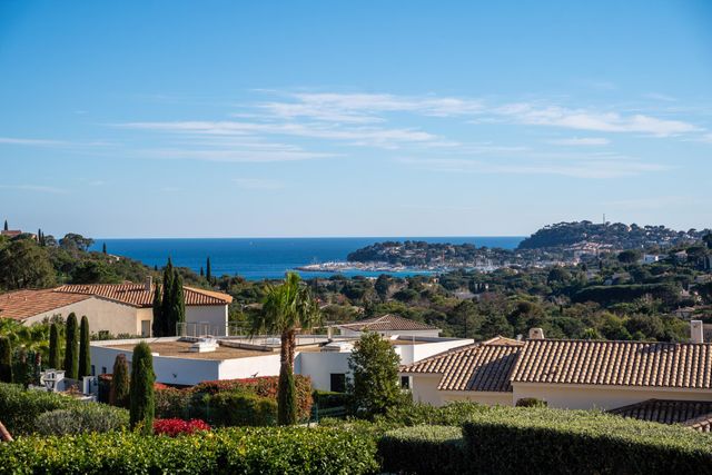 Maison &agrave; vendre - 8 pi&egrave;ces - 300 m2 - Cavalaire Sur Mer - 83 - PROVENCE-ALPES-COTE-D-AZUR