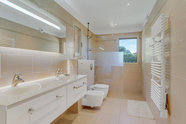 Maison &agrave; vendre - 8 pi&egrave;ces - 300 m2 - Cavalaire Sur Mer - 83 - PROVENCE-ALPES-COTE-D-AZUR