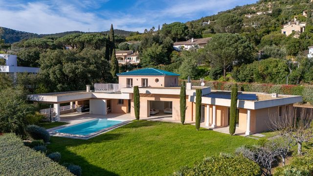 Maison &agrave; vendre - 8 pi&egrave;ces - 300 m2 - Cavalaire Sur Mer - 83 - PROVENCE-ALPES-COTE-D-AZUR