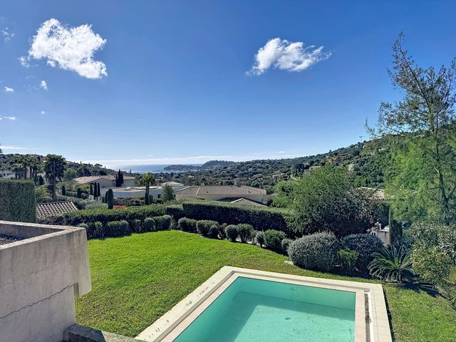 Maison &agrave; vendre - 8 pi&egrave;ces - 300 m2 - Cavalaire Sur Mer - 83 - PROVENCE-ALPES-COTE-D-AZUR