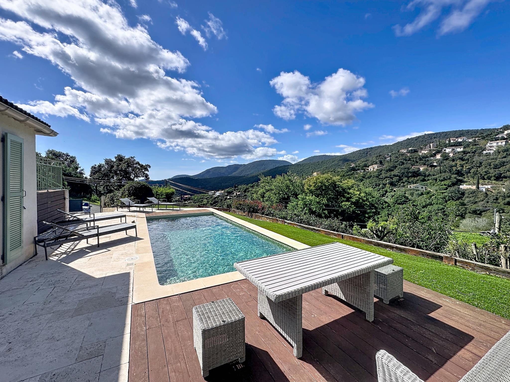 maison  - LA CROIX VALMER- 83