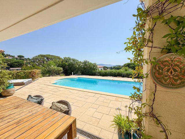 Maison &agrave; vendre - 5 pi&egrave;ces - 140 m2 - Cavalaire Sur Mer - 83 - PROVENCE-ALPES-COTE-D-AZUR