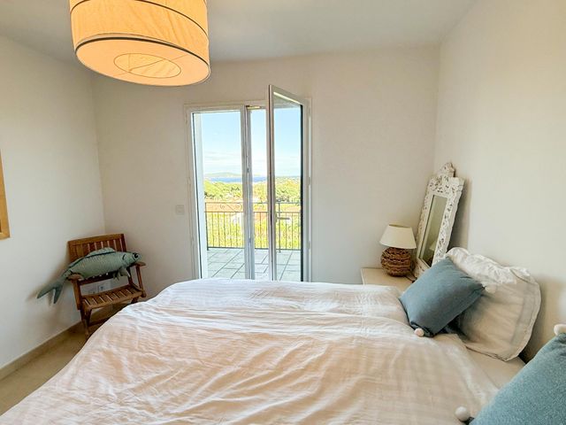 Maison &agrave; vendre - 5 pi&egrave;ces - 140 m2 - Cavalaire Sur Mer - 83 - PROVENCE-ALPES-COTE-D-AZUR