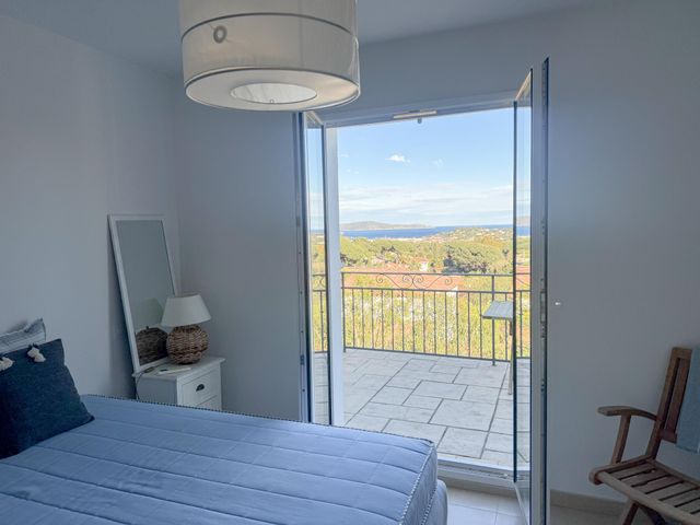 Maison &agrave; vendre - 5 pi&egrave;ces - 140 m2 - Cavalaire Sur Mer - 83 - PROVENCE-ALPES-COTE-D-AZUR