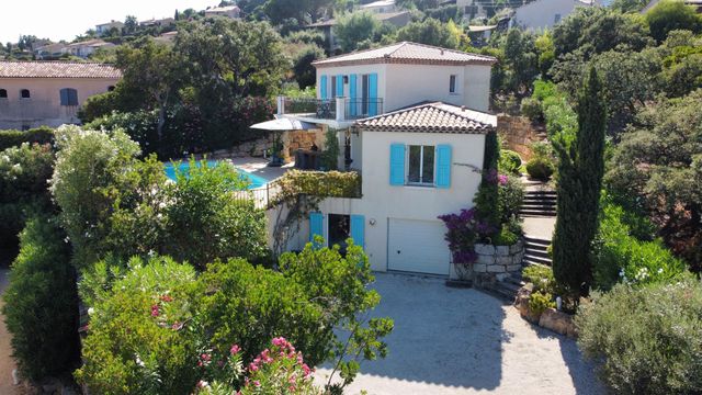 Maison &agrave; vendre - 5 pi&egrave;ces - 140 m2 - Cavalaire Sur Mer - 83 - PROVENCE-ALPES-COTE-D-AZUR