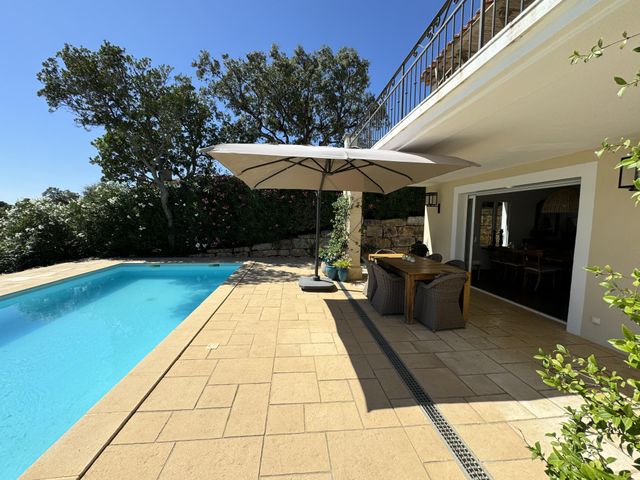 Maison &agrave; vendre - 5 pi&egrave;ces - 140 m2 - Cavalaire Sur Mer - 83 - PROVENCE-ALPES-COTE-D-AZUR