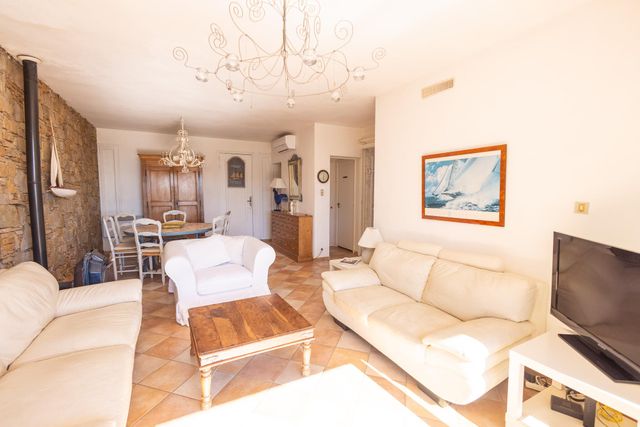 Maison &agrave; vendre - 6 pi&egrave;ces - 113 m2 - La Croix Valmer - 83 - PROVENCE-ALPES-COTE-D-AZUR