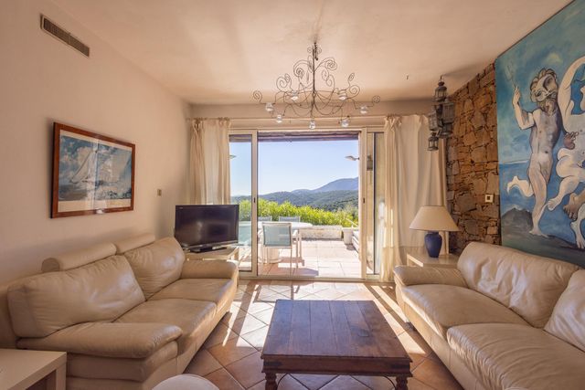 Maison &agrave; vendre - 6 pi&egrave;ces - 113 m2 - La Croix Valmer - 83 - PROVENCE-ALPES-COTE-D-AZUR