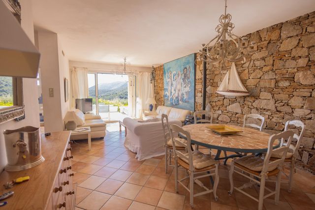 Maison &agrave; vendre - 6 pi&egrave;ces - 113 m2 - La Croix Valmer - 83 - PROVENCE-ALPES-COTE-D-AZUR