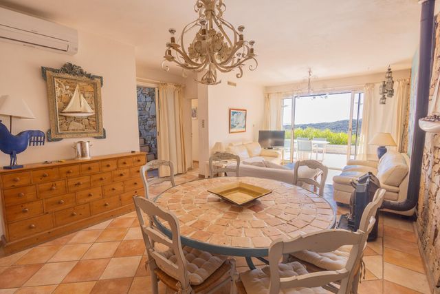 Maison &agrave; vendre - 6 pi&egrave;ces - 113 m2 - La Croix Valmer - 83 - PROVENCE-ALPES-COTE-D-AZUR