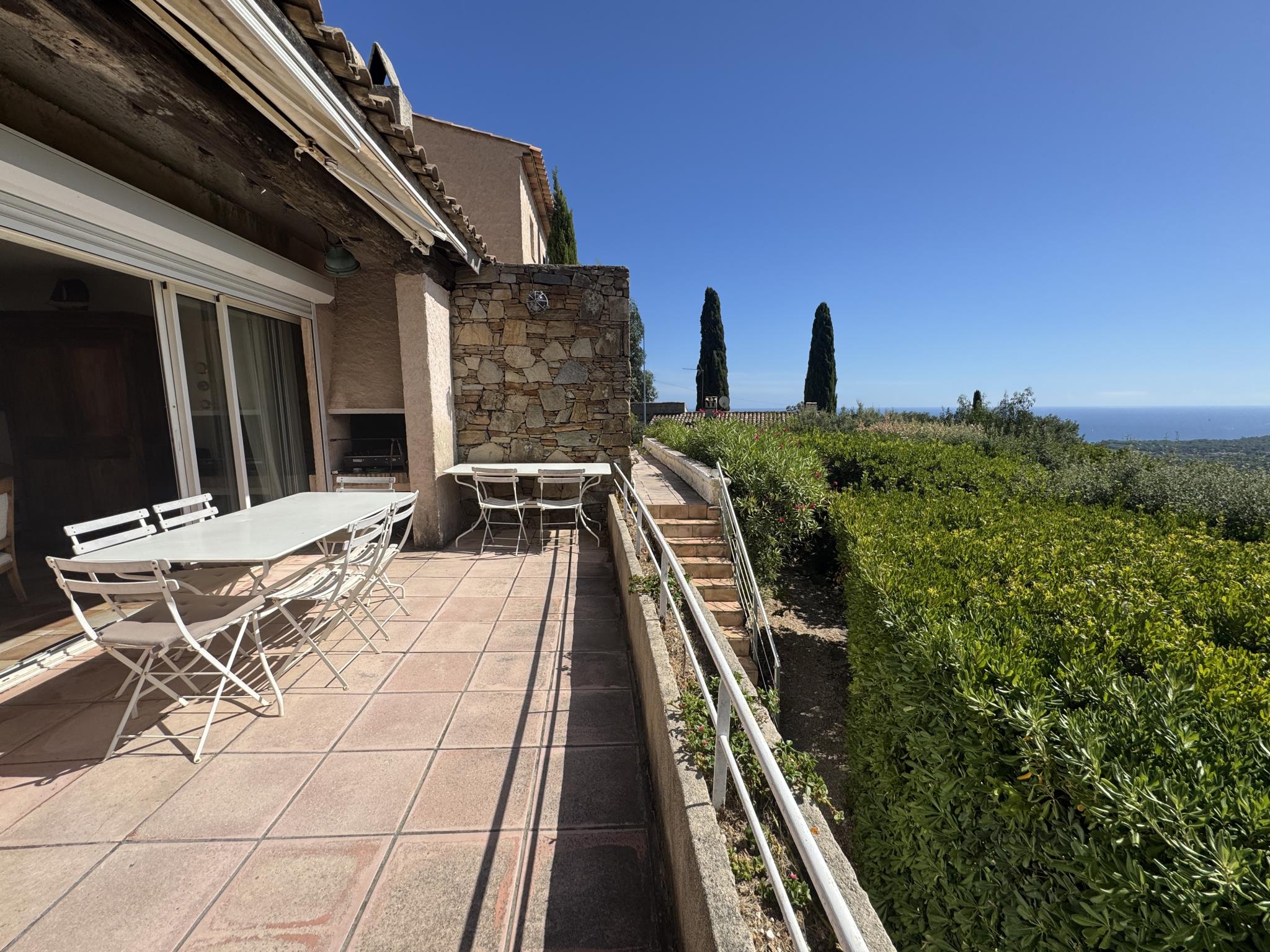 maison  - LA CROIX VALMER- 83