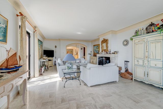 Maison &agrave; vendre - 6 pi&egrave;ces - 160 m2 - Cavalaire Sur Mer - 83 - PROVENCE-ALPES-COTE-D-AZUR