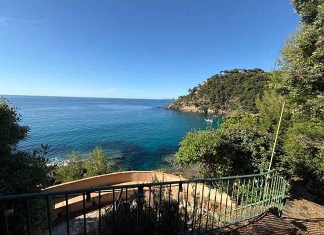 Maison &agrave; vendre - 6 pi&egrave;ces - 160 m2 - Cavalaire Sur Mer - 83 - PROVENCE-ALPES-COTE-D-AZUR