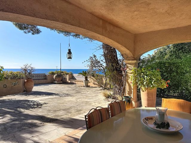 Maison &agrave; vendre - 6 pi&egrave;ces - 160 m2 - Cavalaire Sur Mer - 83 - PROVENCE-ALPES-COTE-D-AZUR