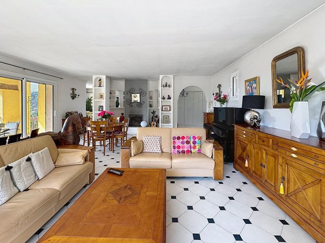 Maison &agrave; vendre - 6 pi&egrave;ces - 133 m2 - Cavalaire Sur Mer - 83 - PROVENCE-ALPES-COTE-D-AZUR