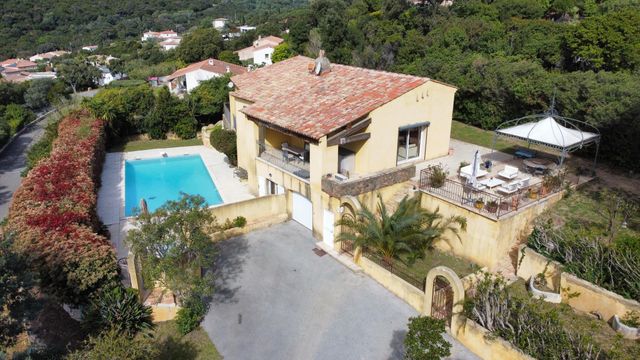 Maison &agrave; vendre - 6 pi&egrave;ces - 133 m2 - Cavalaire Sur Mer - 83 - PROVENCE-ALPES-COTE-D-AZUR