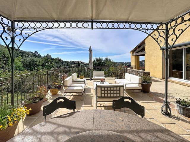 Maison &agrave; vendre - 6 pi&egrave;ces - 133 m2 - Cavalaire Sur Mer - 83 - PROVENCE-ALPES-COTE-D-AZUR