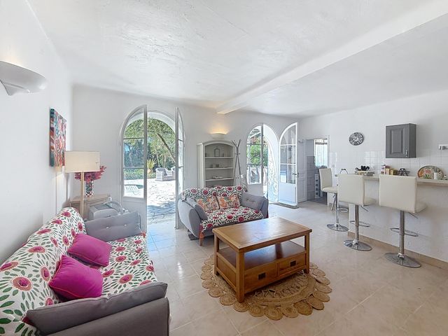 Maison &agrave; vendre - 20 pi&egrave;ces - 360 m2 - La Croix Valmer - 83 - PROVENCE-ALPES-COTE-D-AZUR