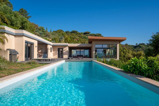 Maison &agrave; vendre - 10 pi&egrave;ces - 330 m2 - La Croix Valmer - 83 - PROVENCE-ALPES-COTE-D-AZUR