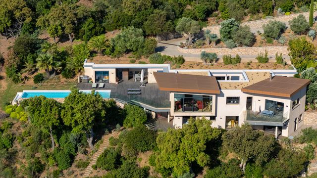 Maison &agrave; vendre - 10 pi&egrave;ces - 330 m2 - La Croix Valmer - 83 - PROVENCE-ALPES-COTE-D-AZUR