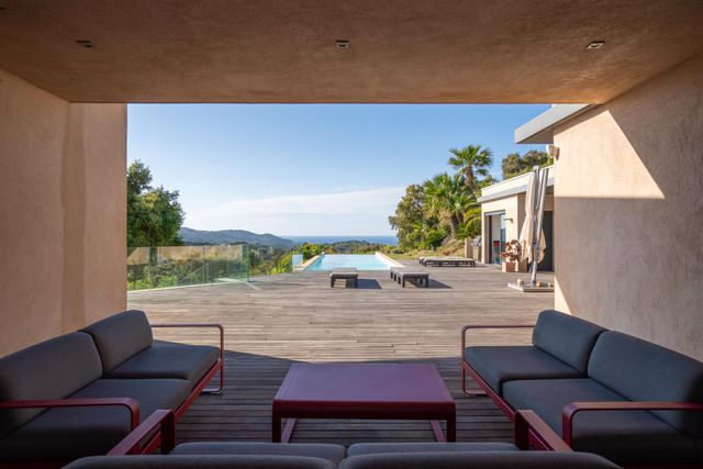 Maison &agrave; vendre - 10 pi&egrave;ces - 330 m2 - La Croix Valmer - 83 - PROVENCE-ALPES-COTE-D-AZUR