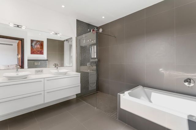 Maison &agrave; vendre - 10 pi&egrave;ces - 330 m2 - La Croix Valmer - 83 - PROVENCE-ALPES-COTE-D-AZUR