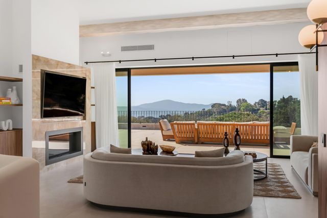 Maison &agrave; vendre - 7 pi&egrave;ces - 320 m2 - Grimaud - 83 - PROVENCE-ALPES-COTE-D-AZUR