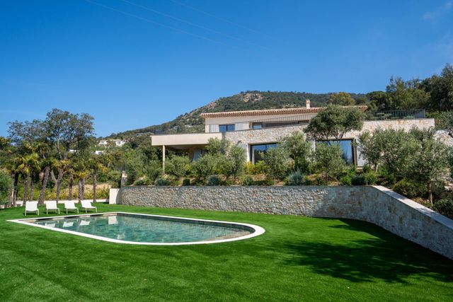 Maison &agrave; vendre - 7 pi&egrave;ces - 320 m2 - Grimaud - 83 - PROVENCE-ALPES-COTE-D-AZUR