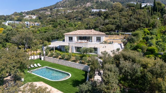 Maison &agrave; vendre - 7 pi&egrave;ces - 320 m2 - Grimaud - 83 - PROVENCE-ALPES-COTE-D-AZUR
