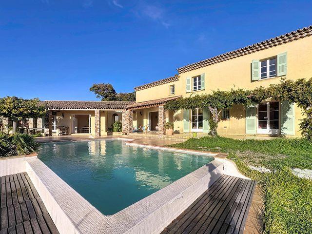 Maison &agrave; vendre - 6 pi&egrave;ces - 200 m2 - Cavalaire Sur Mer - 83 - PROVENCE-ALPES-COTE-D-AZUR