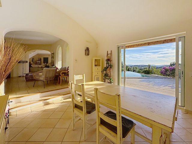 Maison &agrave; vendre - 6 pi&egrave;ces - 200 m2 - Cavalaire Sur Mer - 83 - PROVENCE-ALPES-COTE-D-AZUR