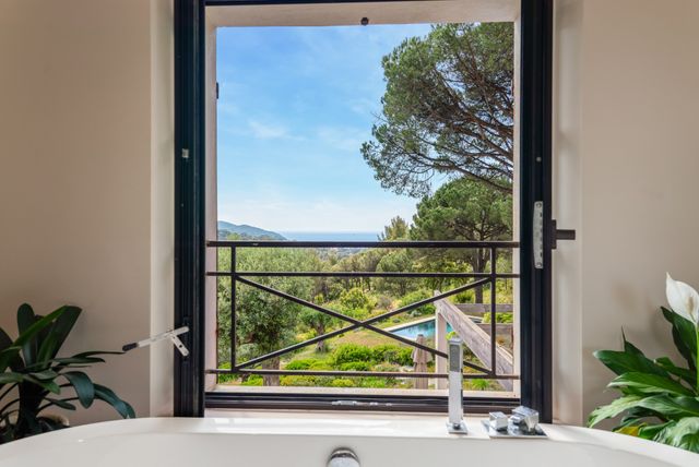 Maison &agrave; vendre - 7 pi&egrave;ces - 300 m2 - La Croix Valmer - 83 - PROVENCE-ALPES-COTE-D-AZUR
