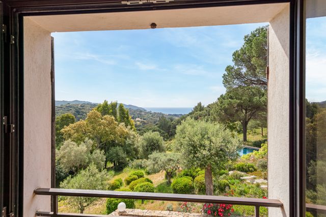 Maison &agrave; vendre - 7 pi&egrave;ces - 300 m2 - La Croix Valmer - 83 - PROVENCE-ALPES-COTE-D-AZUR