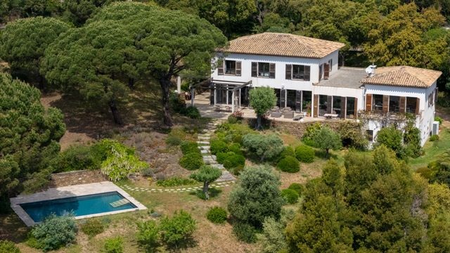 Maison &agrave; vendre - 7 pi&egrave;ces - 300 m2 - La Croix Valmer - 83 - PROVENCE-ALPES-COTE-D-AZUR