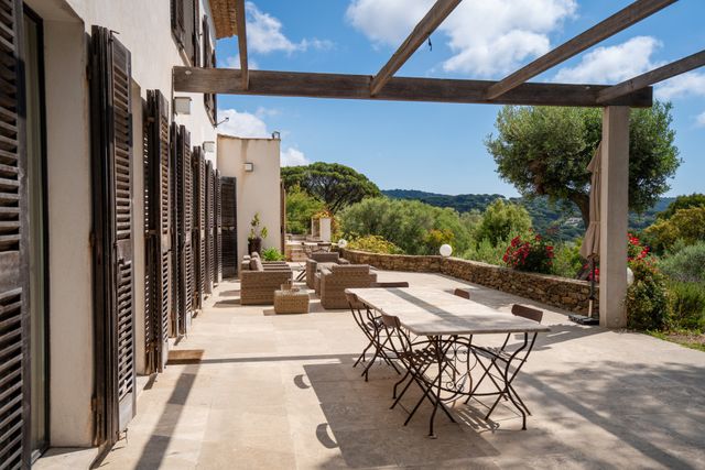 Maison &agrave; vendre - 7 pi&egrave;ces - 300 m2 - La Croix Valmer - 83 - PROVENCE-ALPES-COTE-D-AZUR