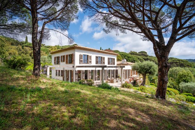Maison &agrave; vendre - 7 pi&egrave;ces - 300 m2 - La Croix Valmer - 83 - PROVENCE-ALPES-COTE-D-AZUR