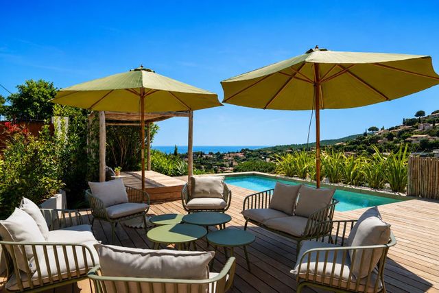 Maison &agrave; vendre - 6 pi&egrave;ces - 240 m2 - Cavalaire Sur Mer - 83 - PROVENCE-ALPES-COTE-D-AZUR