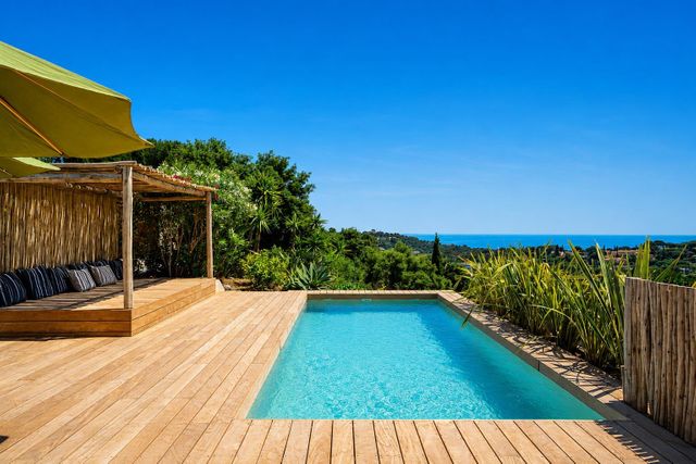 Maison &agrave; vendre - 6 pi&egrave;ces - 240 m2 - Cavalaire Sur Mer - 83 - PROVENCE-ALPES-COTE-D-AZUR