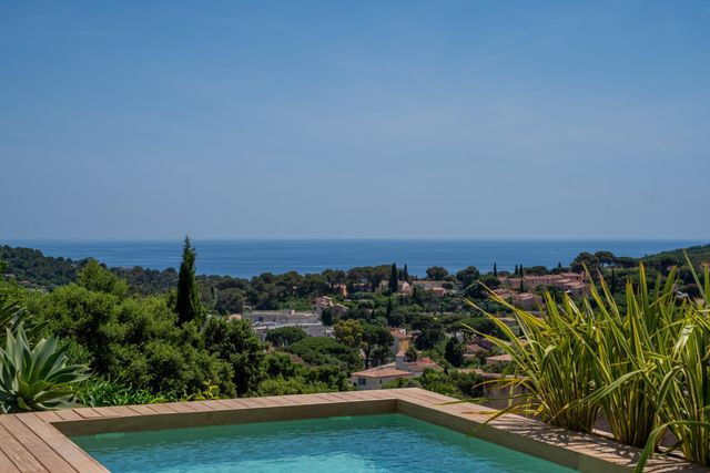 Maison &agrave; vendre - 6 pi&egrave;ces - 240 m2 - Cavalaire Sur Mer - 83 - PROVENCE-ALPES-COTE-D-AZUR